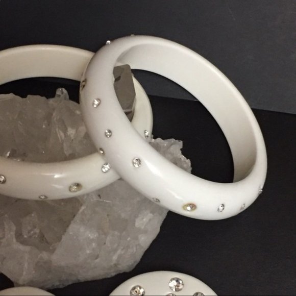 Vintage White Lucite and Rhinestone Bracelets Earring Set - Picture 4 of 6
